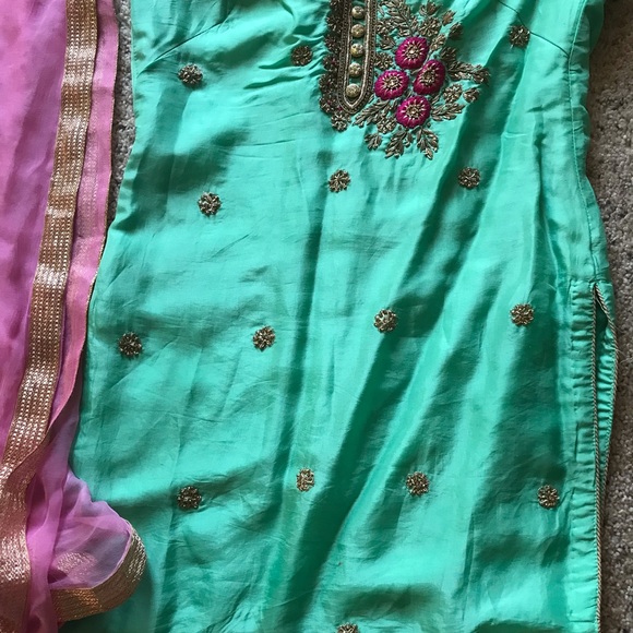 Punjabi salwar suit - Picture 3 of 3